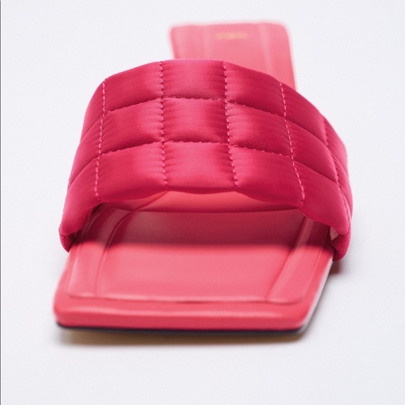 🌹NWT. Zara Fuchsia Satin Effect Quilted Wide Front Strap Heeled Sandals Size 7,5 - Picture 7 of 10